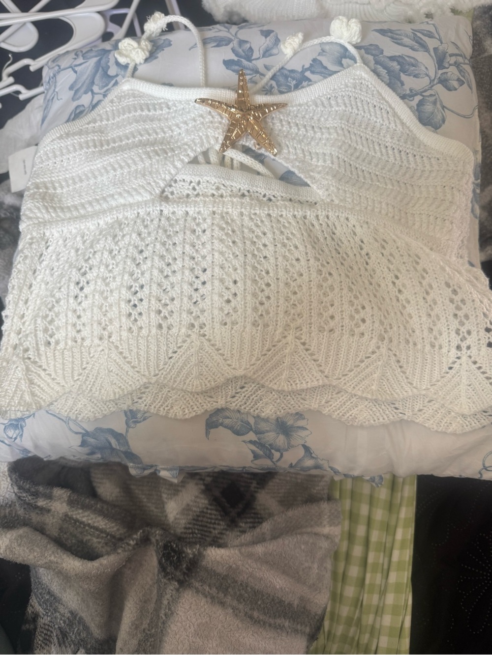 SHEIN White Crochet Knit Camisole with Scalloped Edge